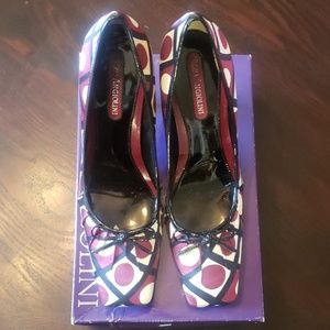 Blk/Multi fabric heel